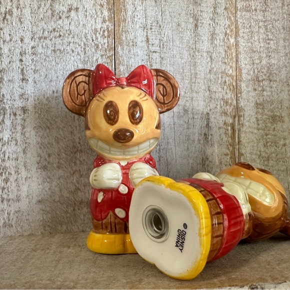 Disney Tiki Kingdom Mickey Mouse and Minnie Mouse Salt and Pepper Shakers - Picture 4 of 4